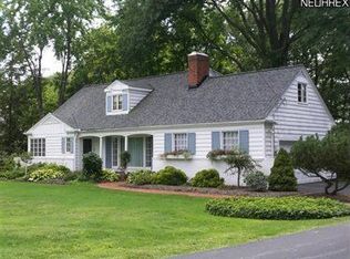 80 N Strawberry Ln, Moreland Hills, OH