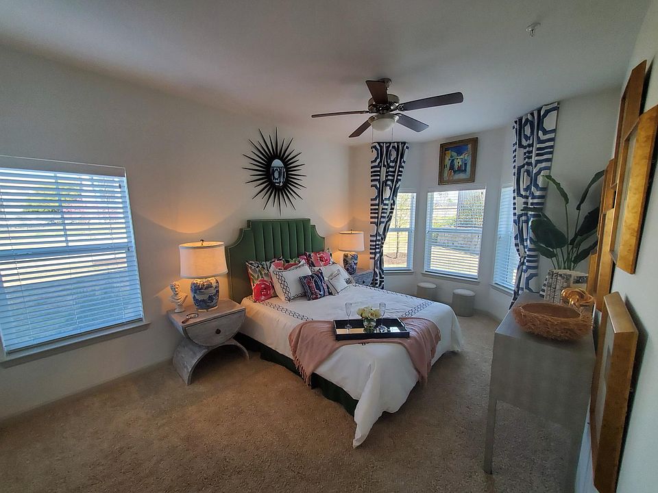 1st image of 1272 Sadler Dr #1