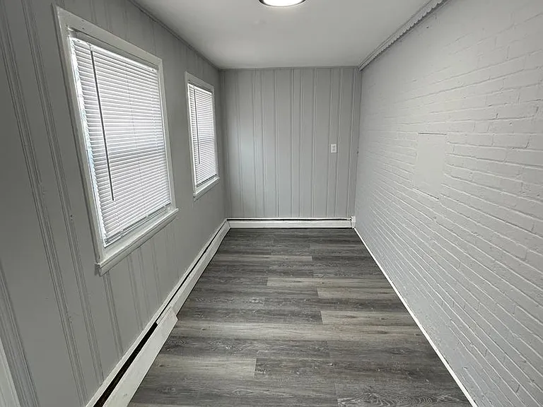 437 Sharon Ave — Photo 1