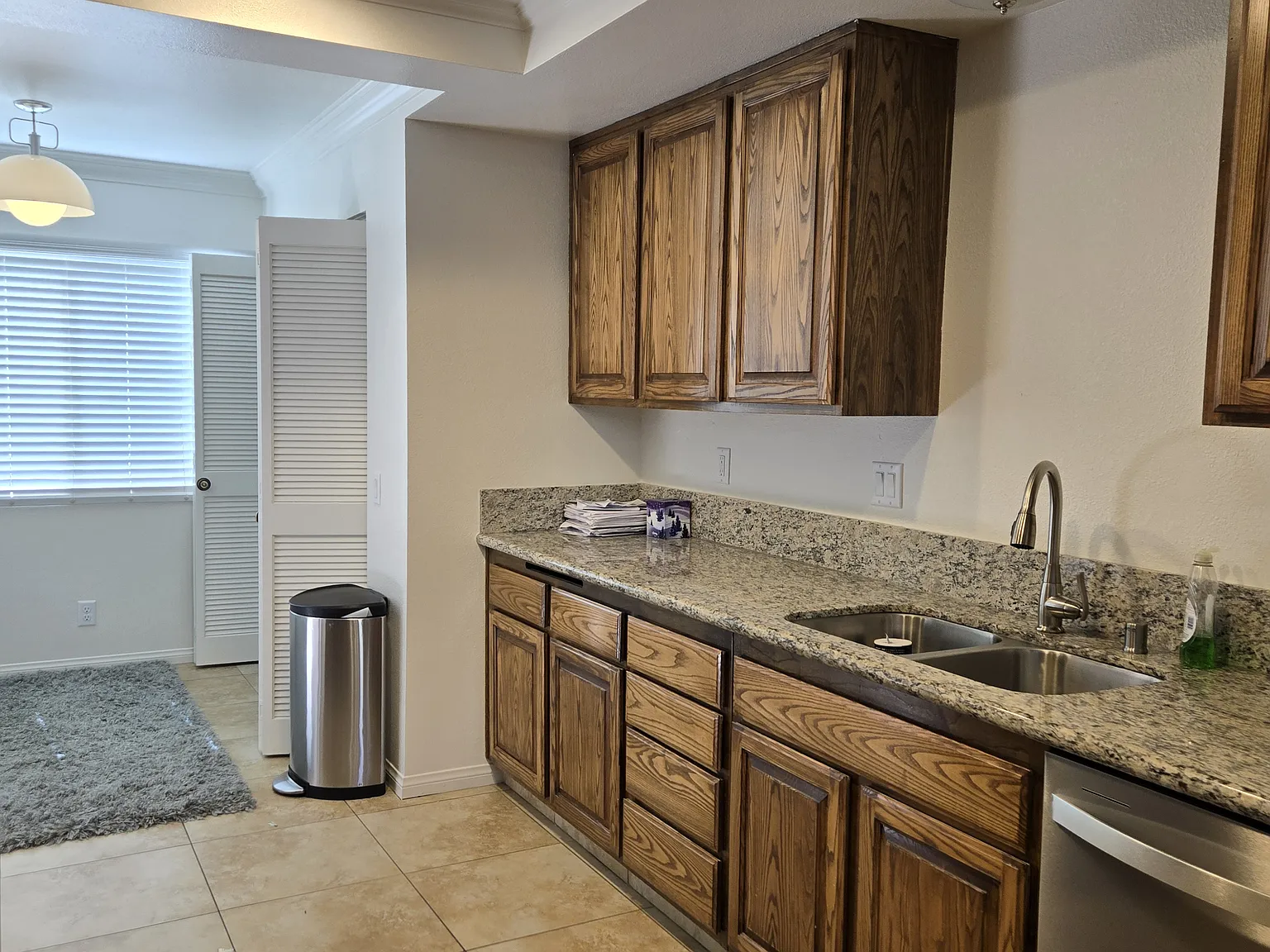 2 bed, 2.5 bath, 1440 sqft, $2,200 — Photo 2