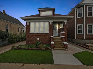 4821 W Byron St, Chicago, IL 60641