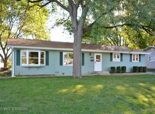 501 Arrowhead Trl, Carol Stream, IL 60188