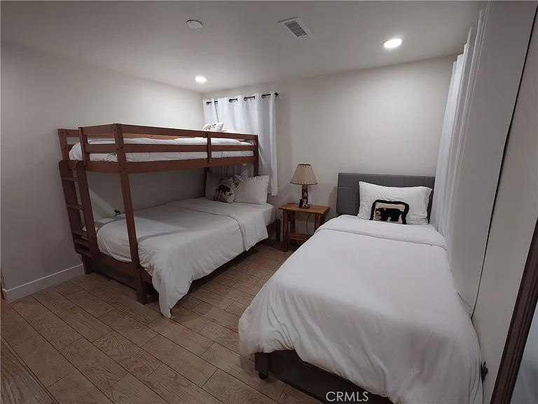 787 Georgia St — Photo 20