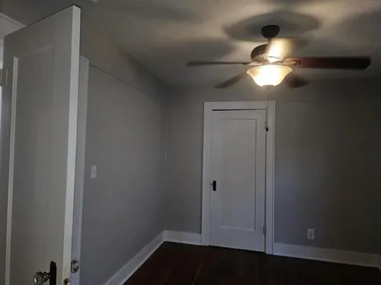 719 S Market St — Photo 10