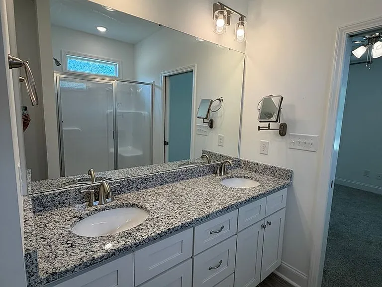 908 Stevens St — Photo 11