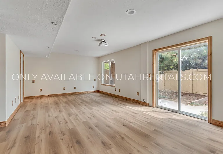 3053 N Sage Loop #B3 — Photo 1