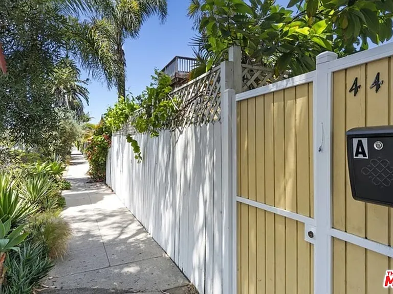 443 Grand Blvd #A — Photo 2