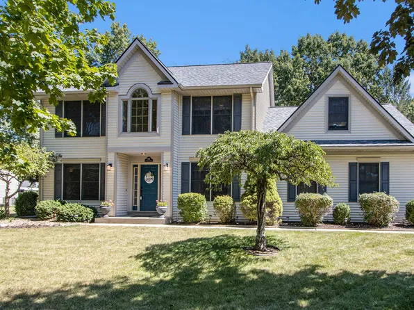 9651 Chambray St, Portage, MI 49002