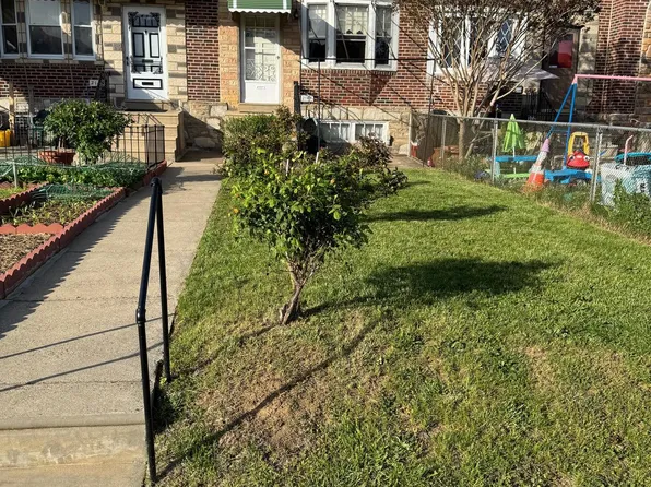 2147 Friendship St, Philadelphia, PA 19149