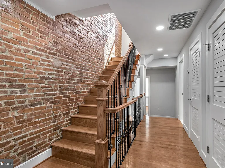1310 Riggs St NW — Photo 17