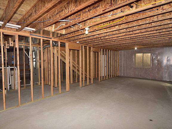 3rd image of 3866 Brighton Cir