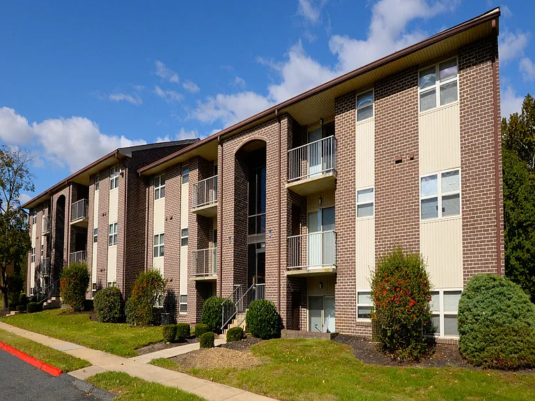 Woodsdale Apartments — Photo 17