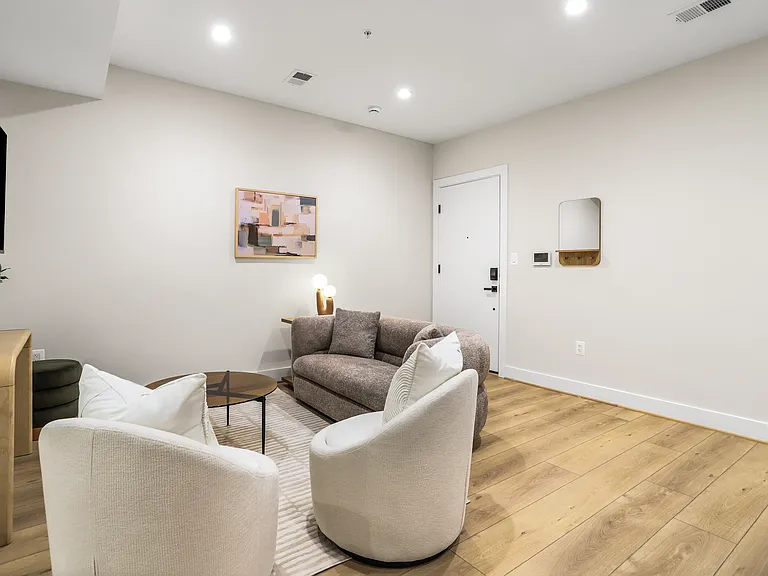 2735 Connecticut Ave NW #5 — Photo 3