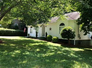 54 4th St, Newnan, GA 30263