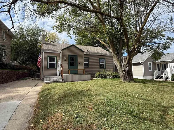 1127 S Cecelia St, Sioux City, IA 51106