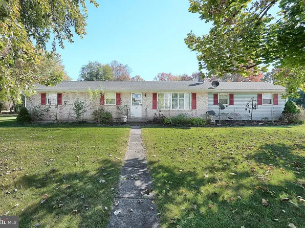 140 Artillery Dr, Gettysburg, PA 17325