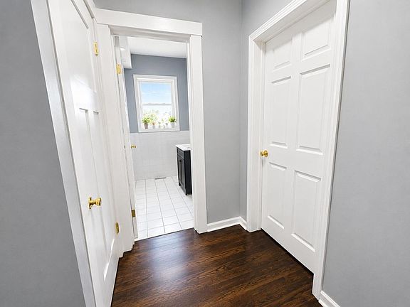 5th image of 270 W 16th St