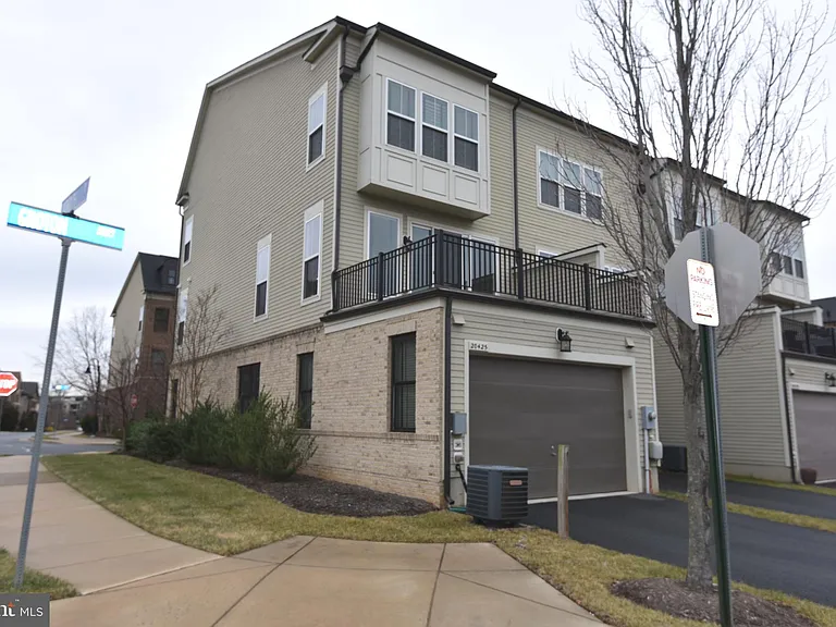 20425 Codman Dr — Photo 34