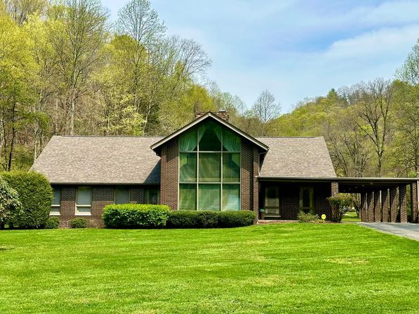 2920 State Route 1426, Banner, KY 41603