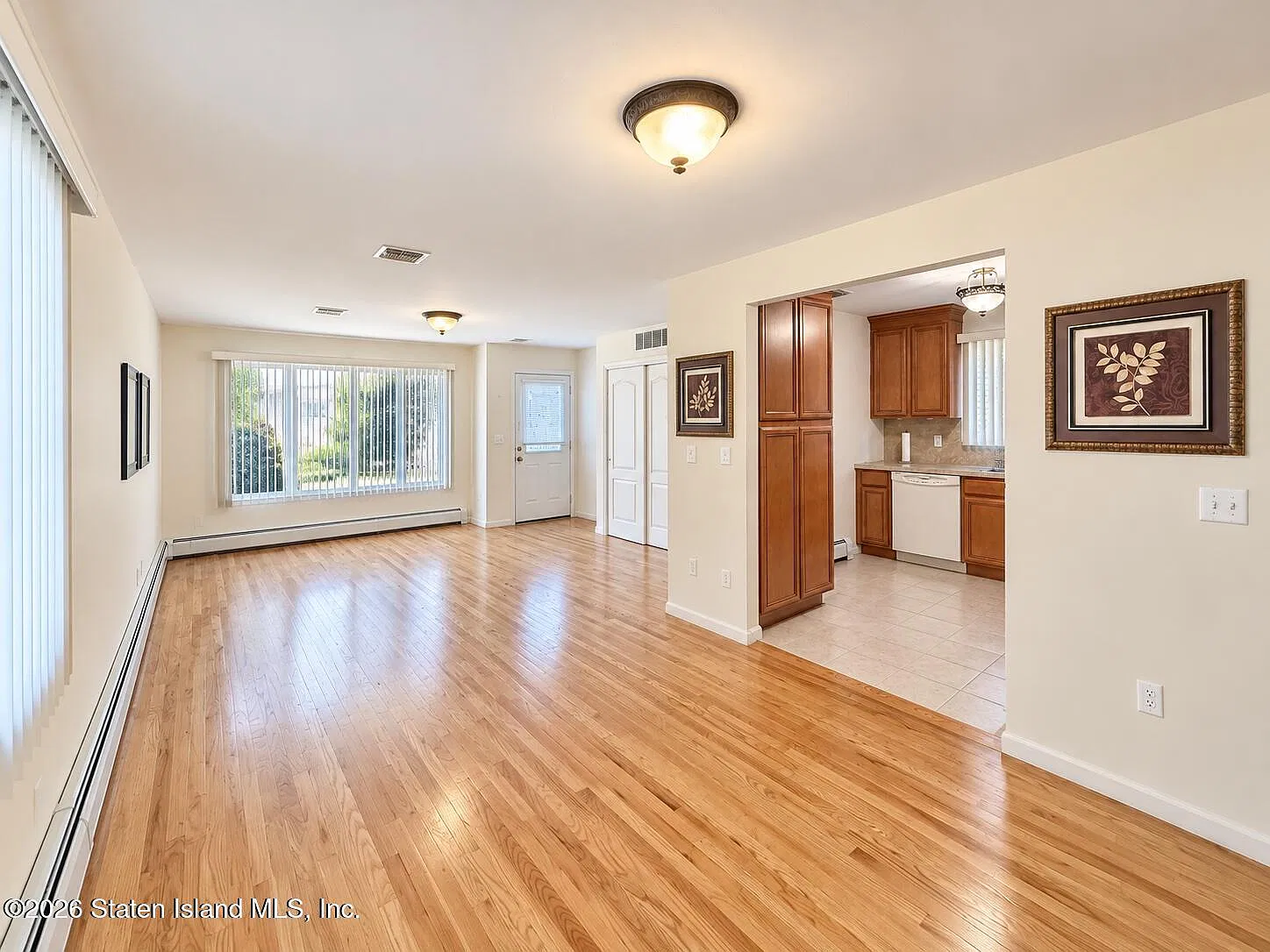 3 bed, 3.0 bath, 1874 sqft, $3,800 — Photo 3