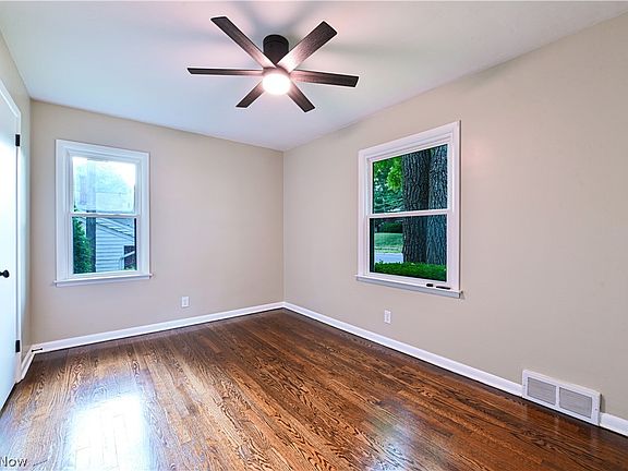 5th image of 1629 Kingsley Ave