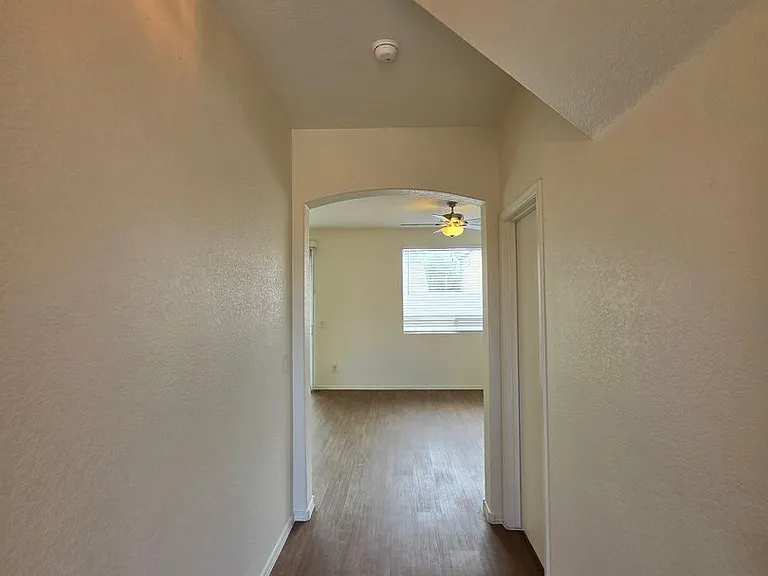 1216 E Graham Trl — Photo 4