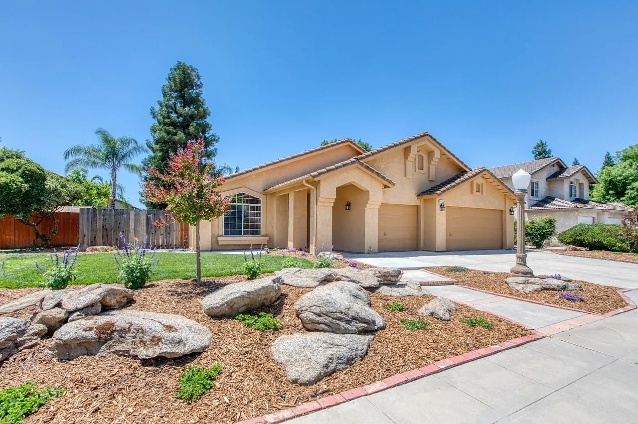 Celeste Ave, Clovis — Photo 1