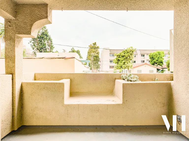 Apt A-E | 3 Bed 2.5 Bath | Half bath on first floor. Hardwood throughout, deck/balcony on 1st floor, private balcony in largest bedroom on second floor. All Stainless appliances, tons of windows, large bedrooms, tons of storage, internet included!