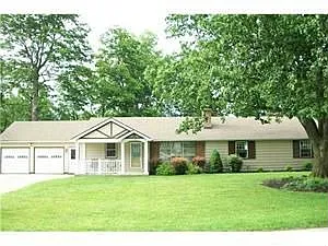 4734 Crestwood Dr photo 1