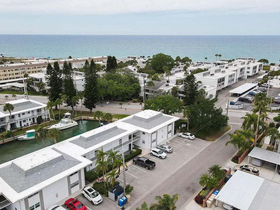 1001 Inlet Cir #271