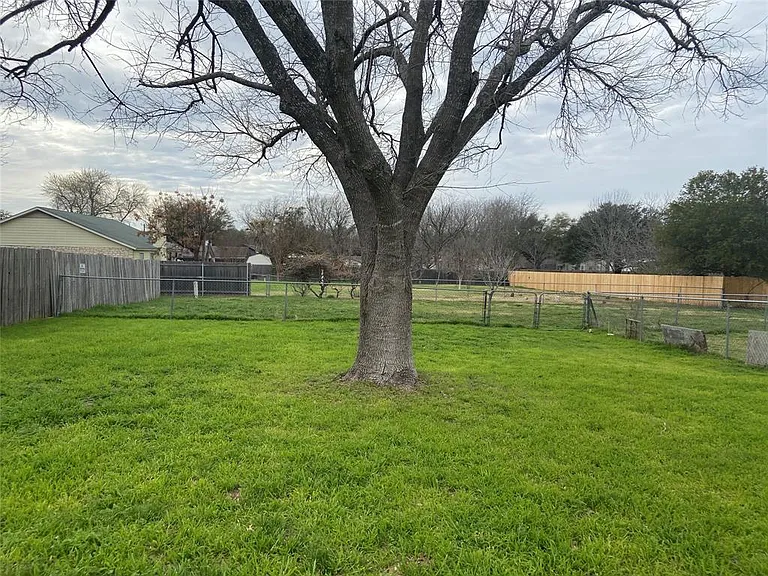 12800 Old San Antonio Rd #A — Photo 31