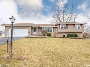 2724 W Parkwood Dr, Peoria, IL 61614