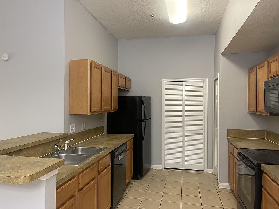 2nd image of 5050 Playpen Dr Unit 4