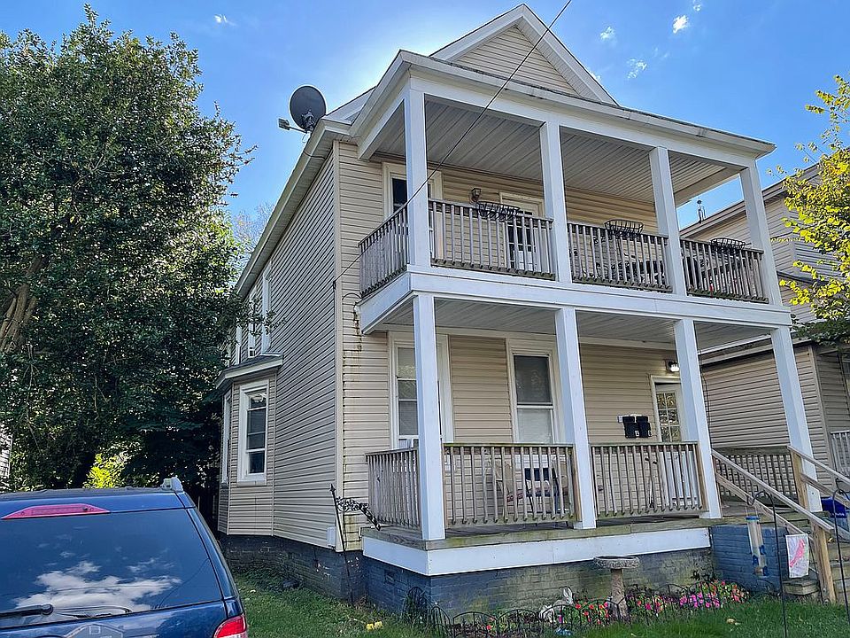 1st image of 219 W 32nd St