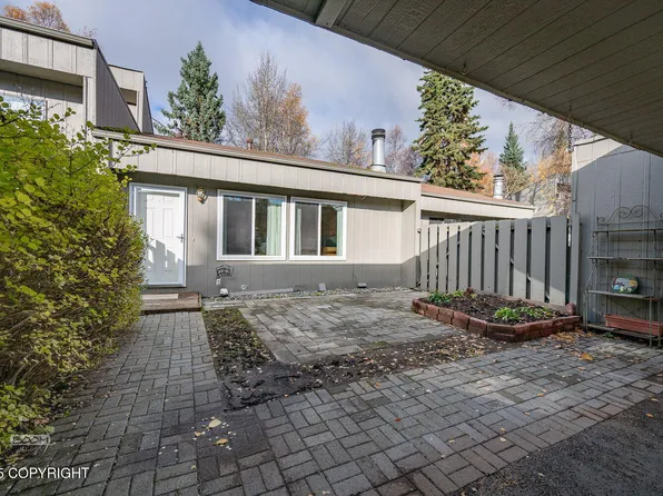 3135 Draco Dr, Anchorage, AK 99502