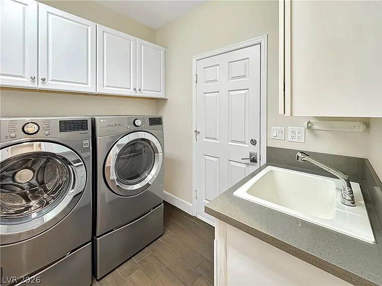 1352 Fox Acres Dr — Photo 33