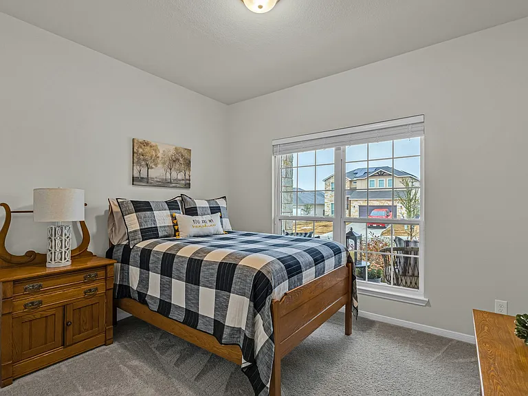 2221 Clove Ct — Photo 32