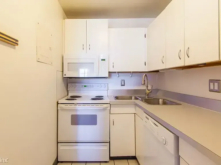 1224 Washtenaw Ct #10 — Photo 8
