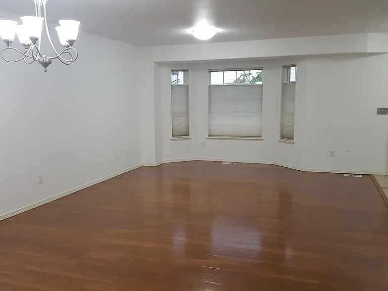 193 Rusty Allen Pl — Photo 3