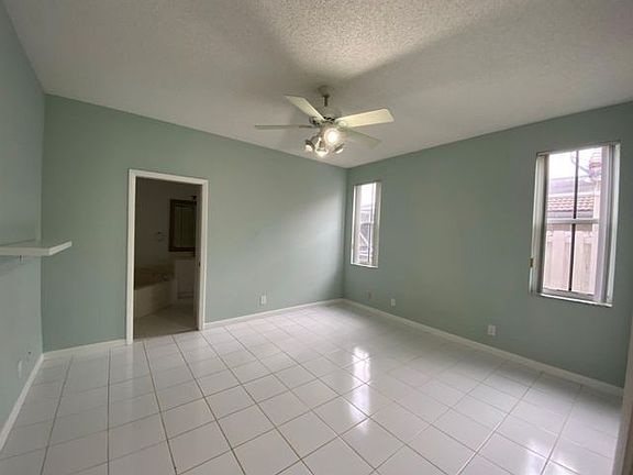 4th image of 868 Savannah Falls Dr