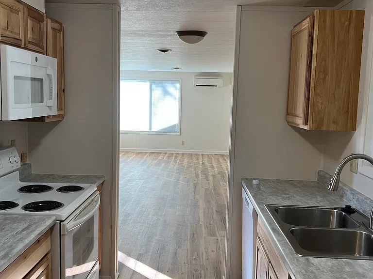 2395 McLean Blvd — Photo 13