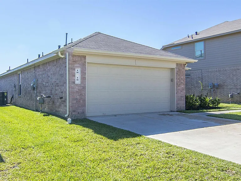 18 Leisure Shore Ct — Photo 5