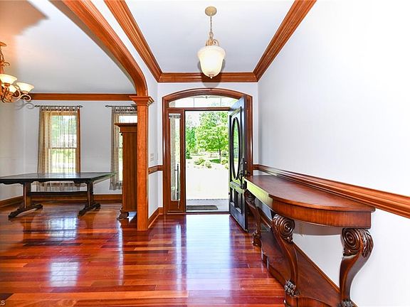 2nd image of 7514 Oak Valley Ln