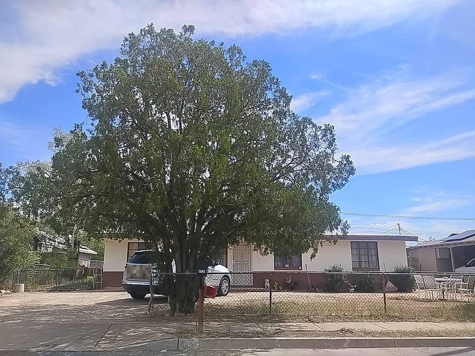 1st image of 4026 E 32nd St