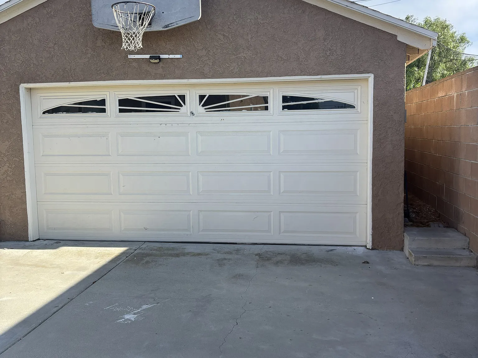 3 bed, 1352 sqft, $4,995 — Photo 3