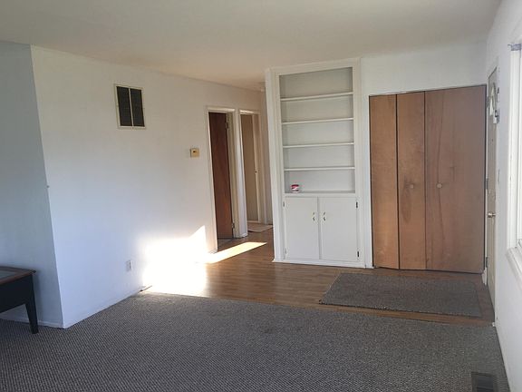 4th image of 2167 Bingham Ave