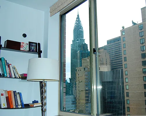 Sold by A & I Broadway | media 21