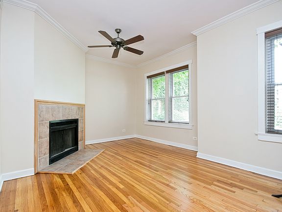 2nd image of 871 W Cornelia Ave #1
