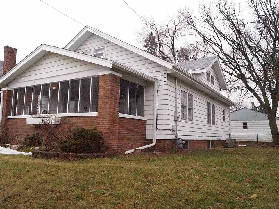1st image of 2333 15th Ave