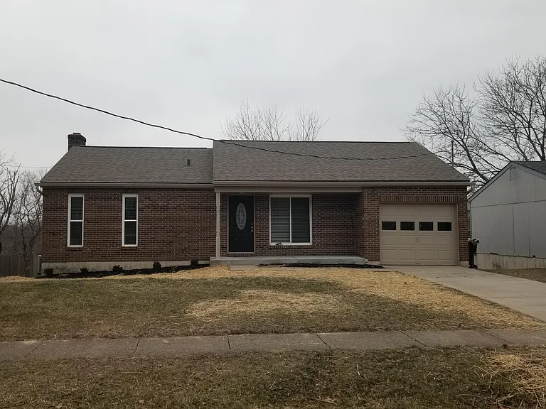 3226 Charter Oak Rd — Photo 1